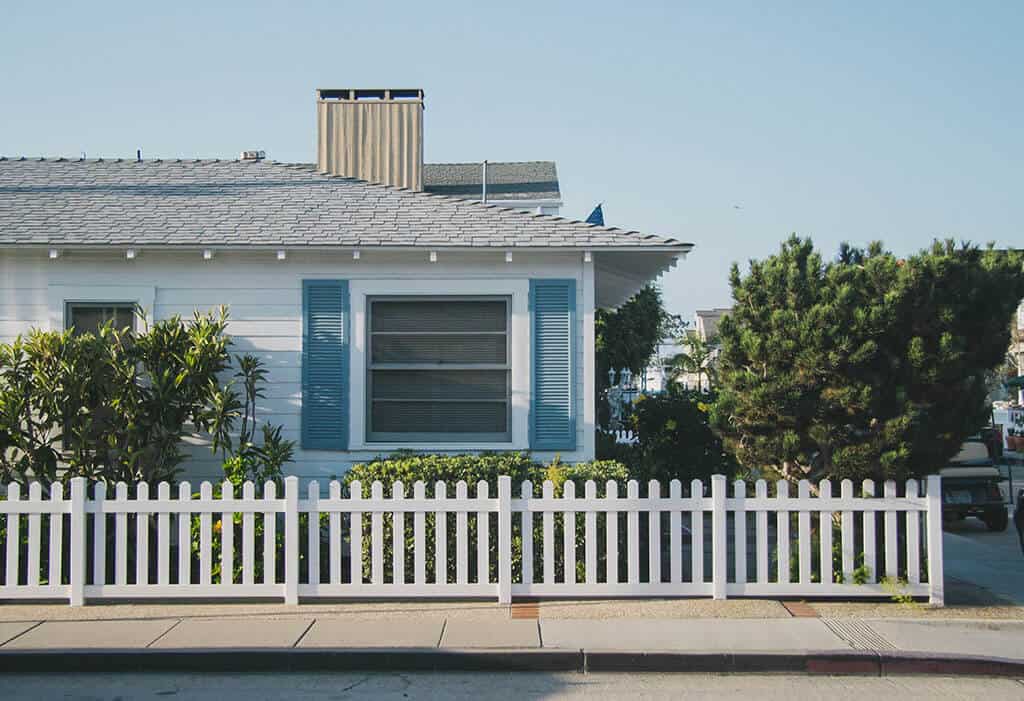 How To Uplift Your Garden Fence On A Budget