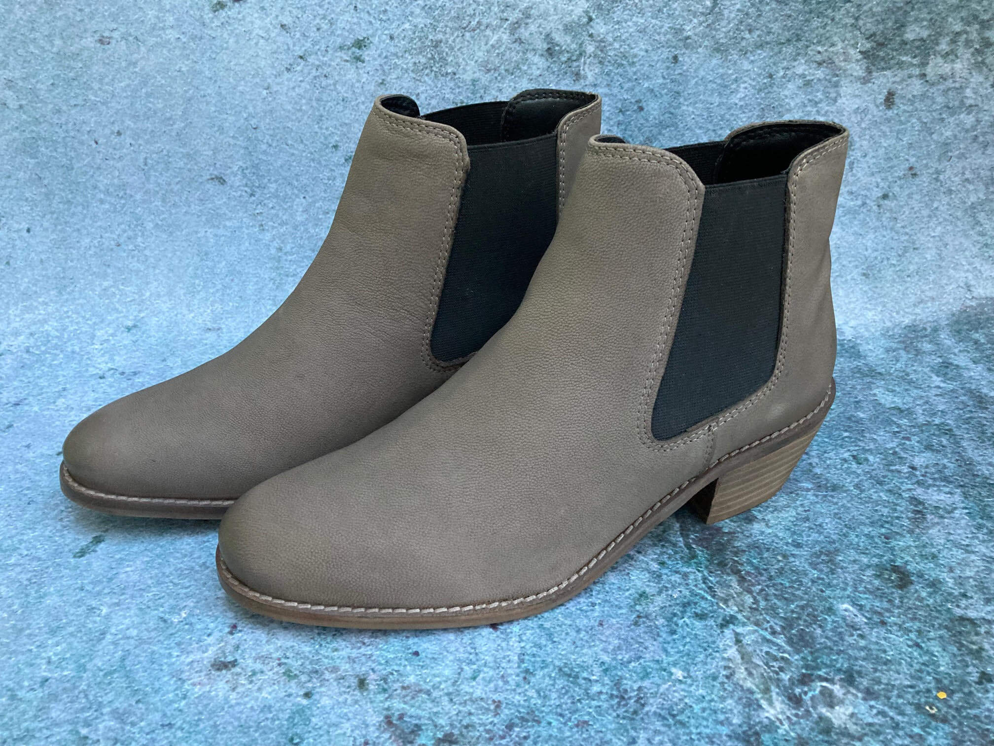 I was recently asked to try out some items from Online Charity Shop Buy Charity. Here is what I choose and some of the amazing savings you could make when buying from them.